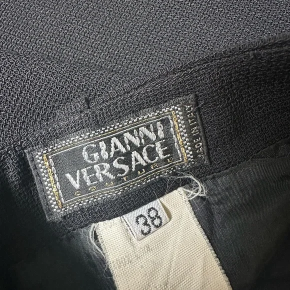 Used - Picture 2 of 3